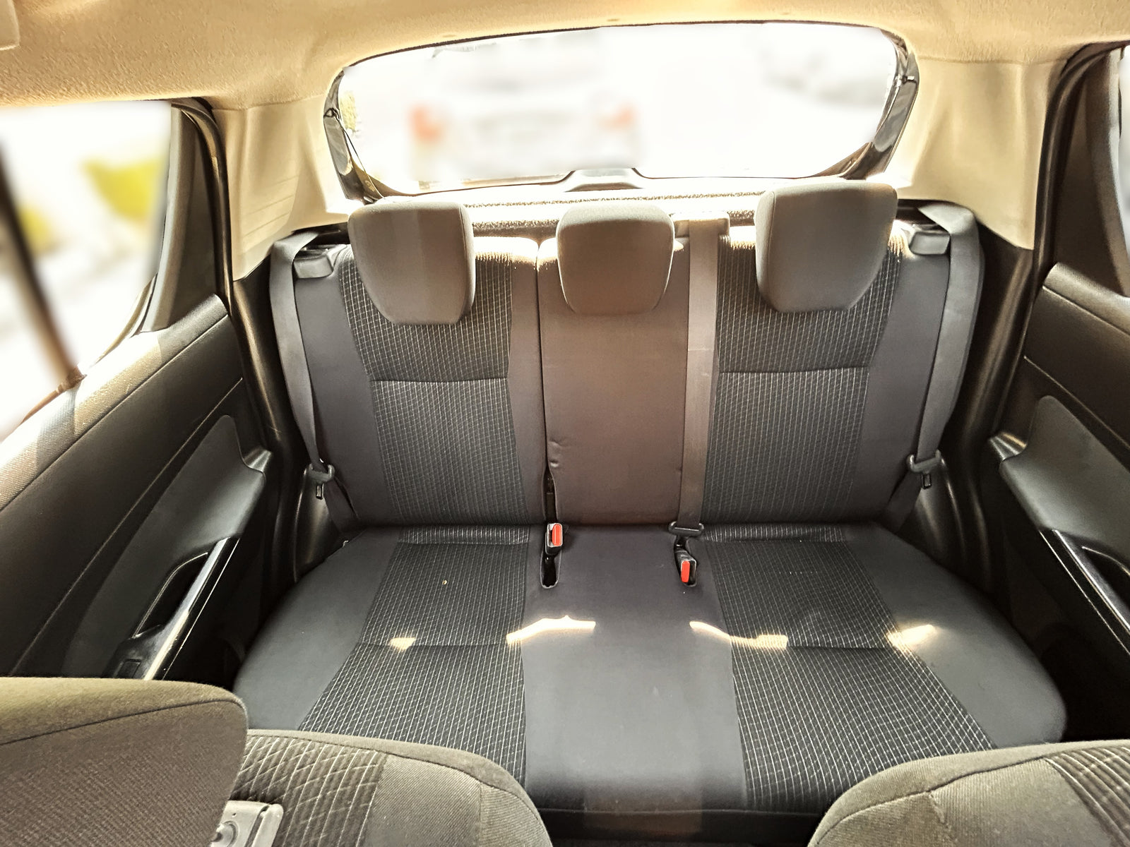 SUZUKI SWIFT GLX - 2015