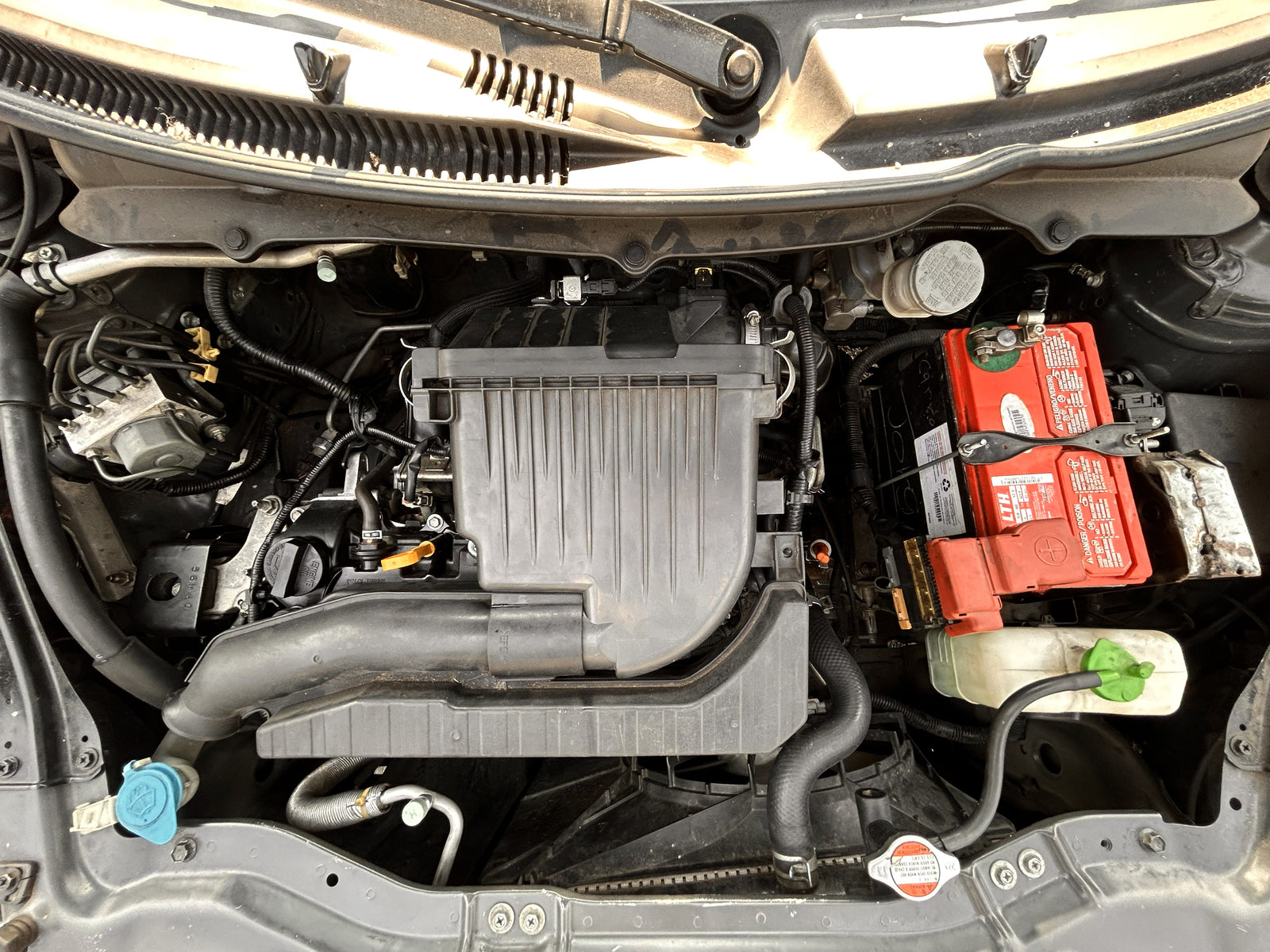 SUZUKI SWIFT GLX - 2015