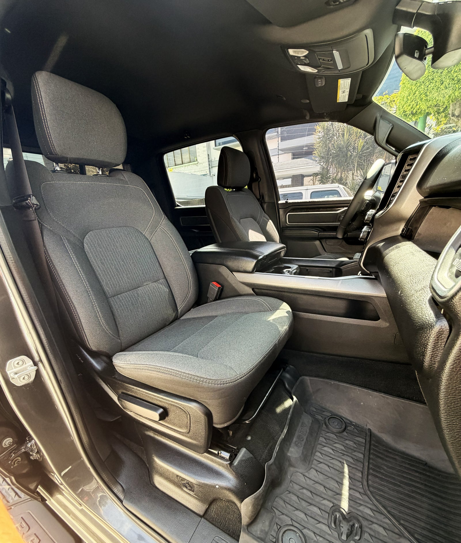 2021 – Dodge RAM 1500 Big Horn Crew Cab MHEV 4X4