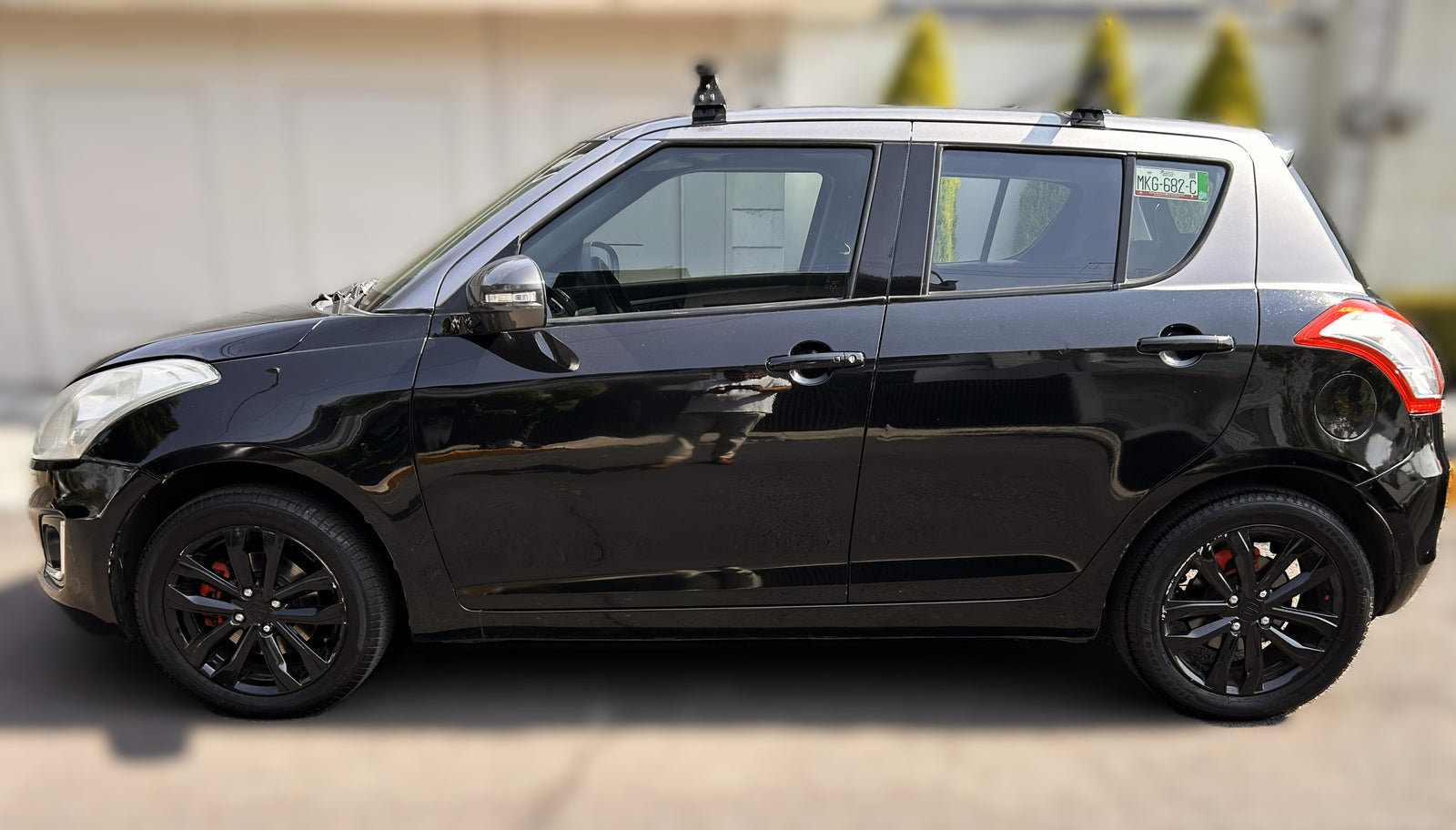 SUZUKI SWIFT GLX - 2015