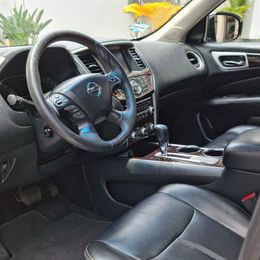 Nissan Pathfinder Exclusive 2015