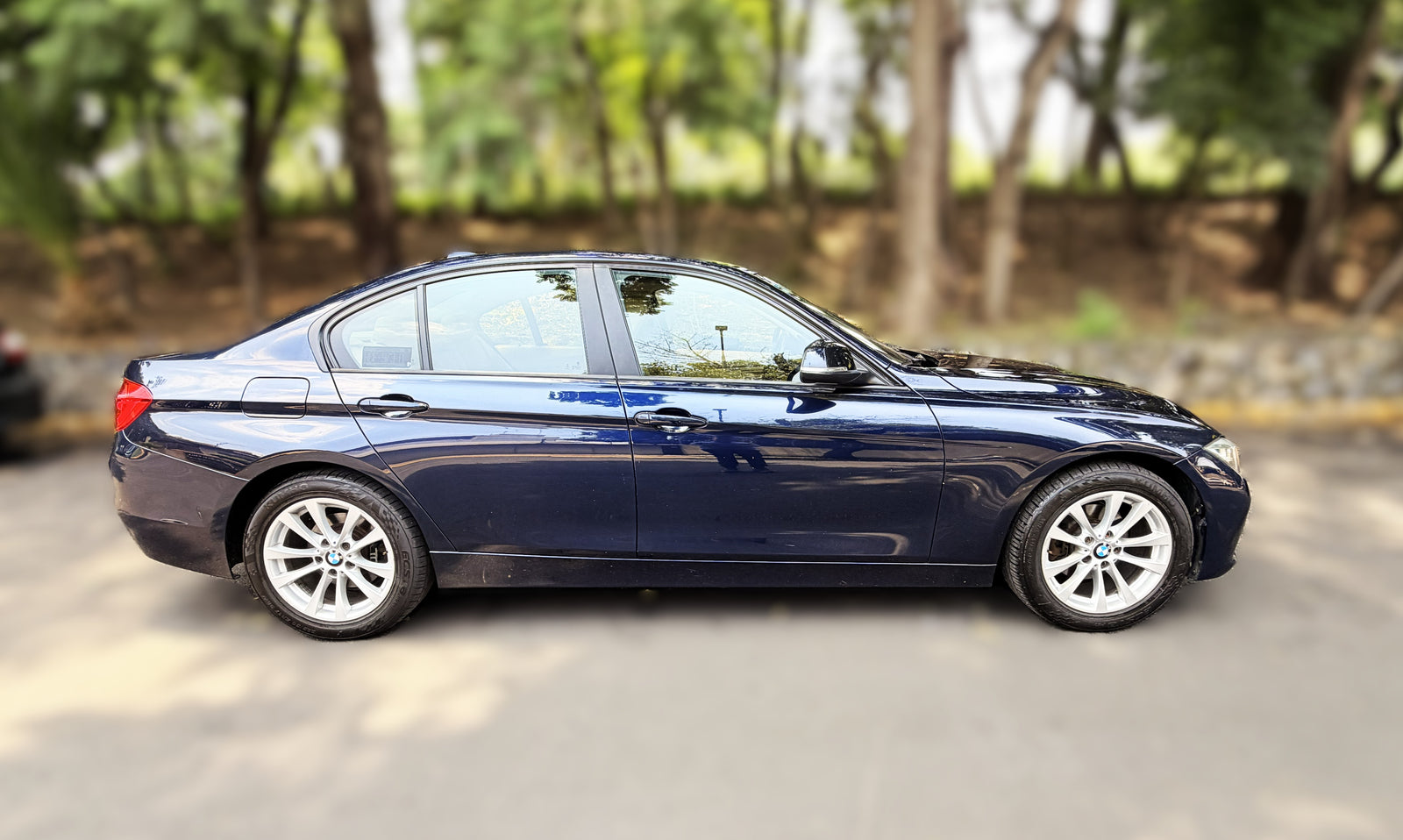 2017 - BMW Serie 3 320iA Business Sedán TA