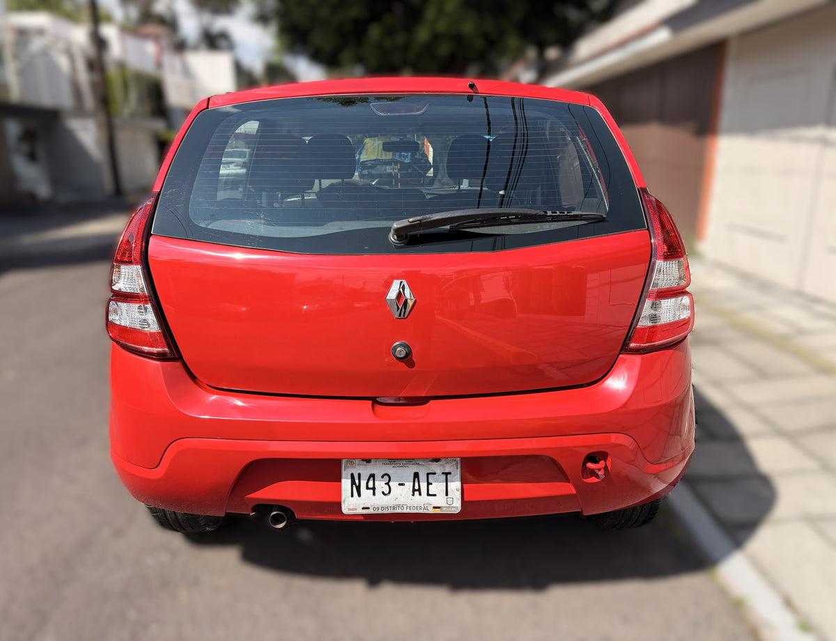 2015 – Renault Sandero 1.6 Dynamique Hatchback TA