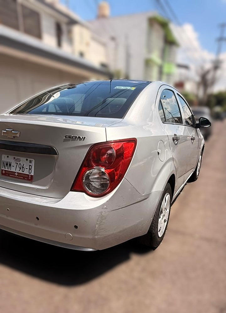 2014 - Chevrolet Sonic Ls Sedán STD
