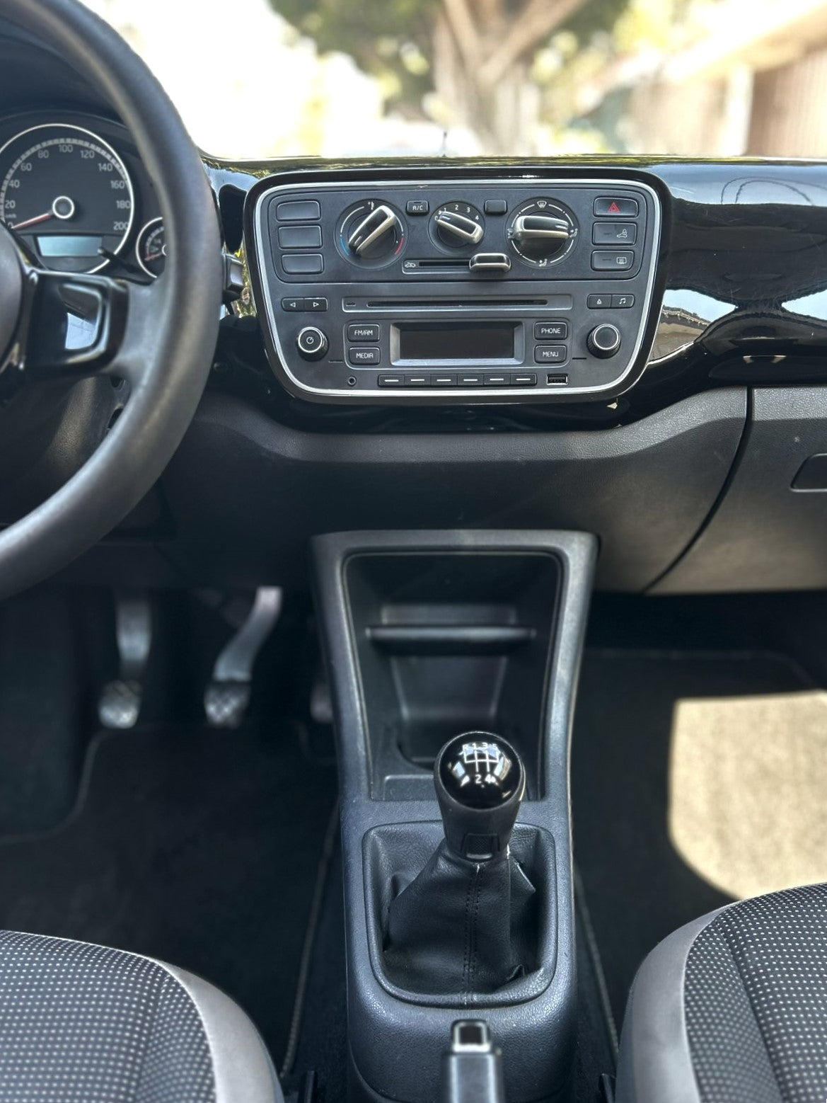 Volkswagen UP High - 2017