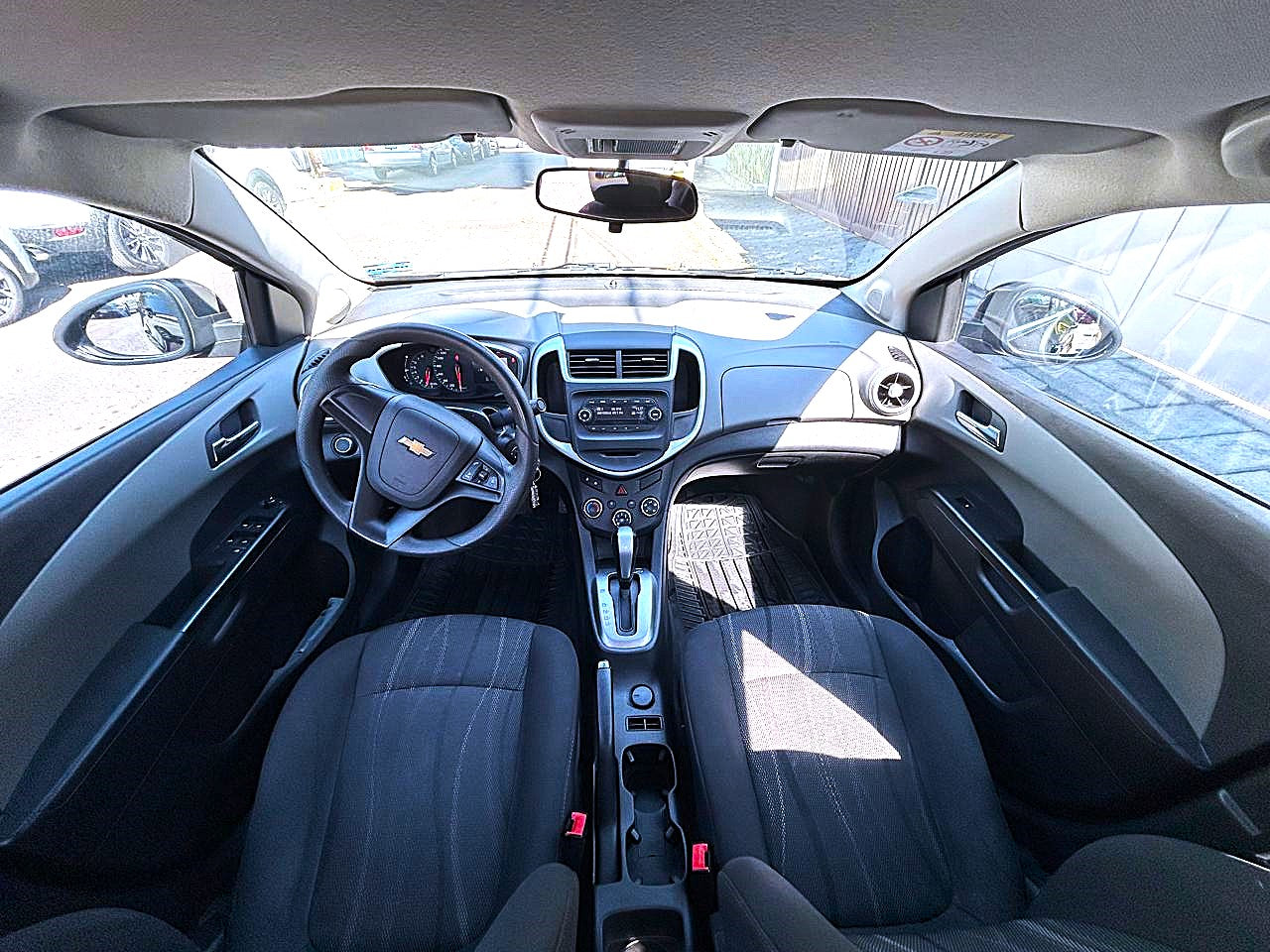 Chevrolet Sonic LT - 2017