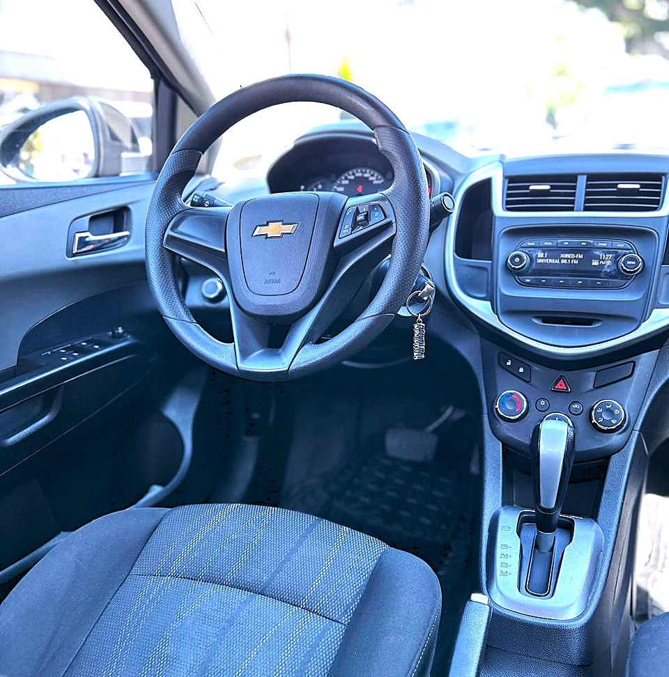 Chevrolet Sonic LT - 2017