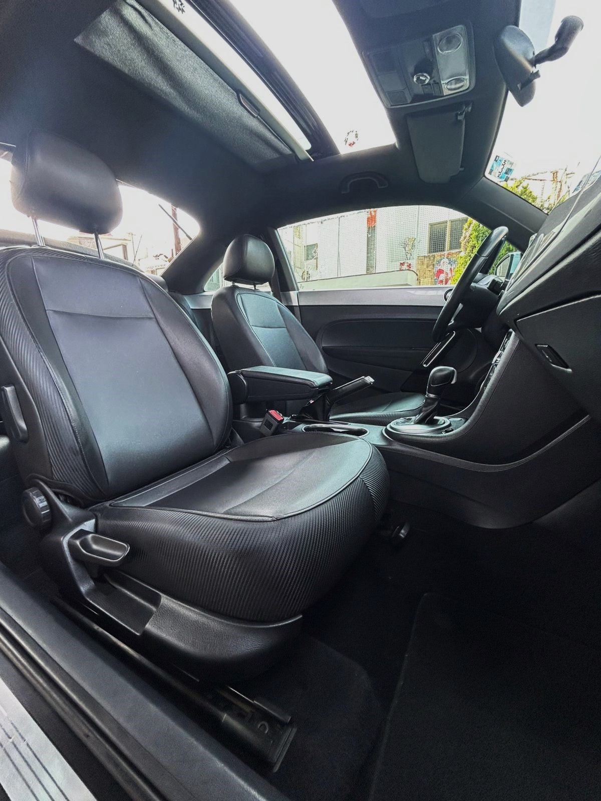 Volkswagen Beetle - 2016
