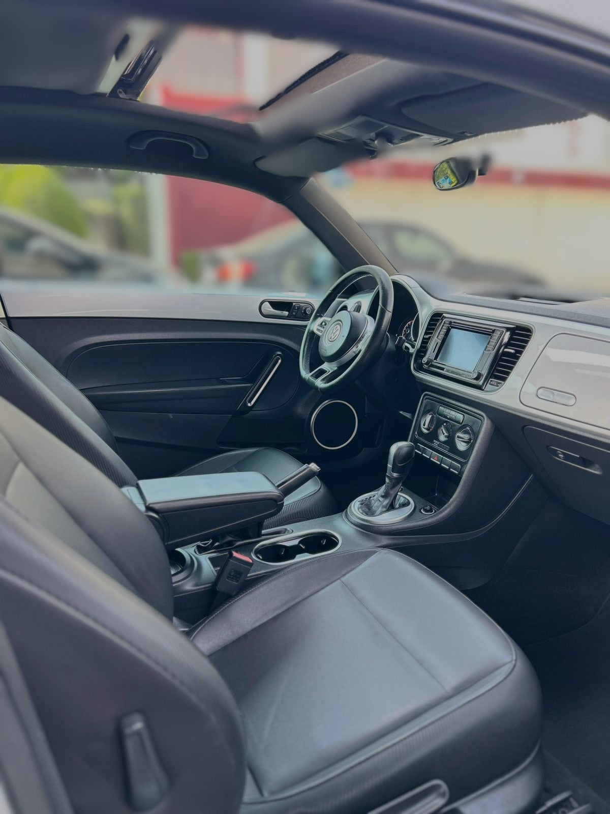 Volkswagen Beetle - 2016
