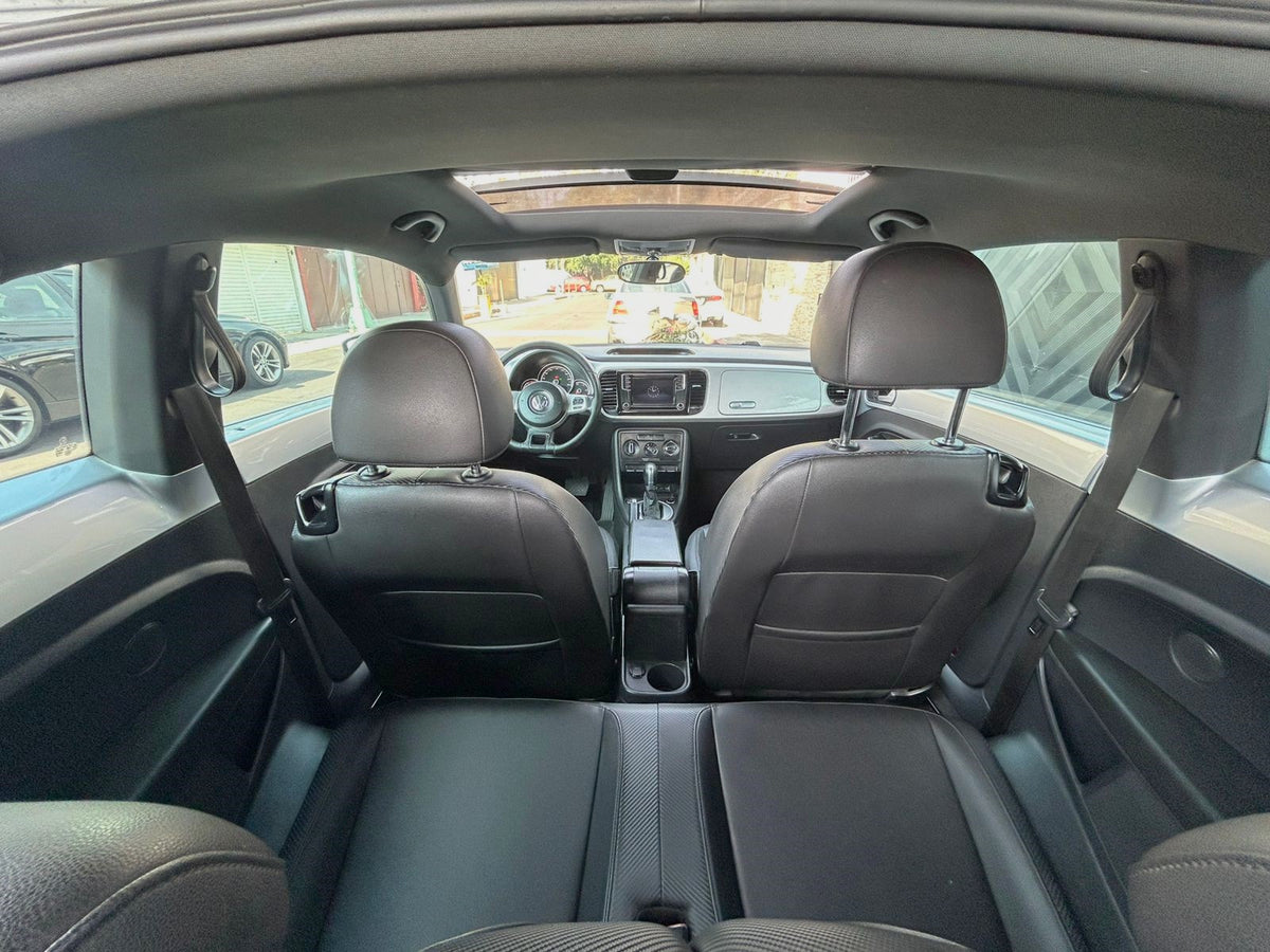 Volkswagen Beetle - 2016