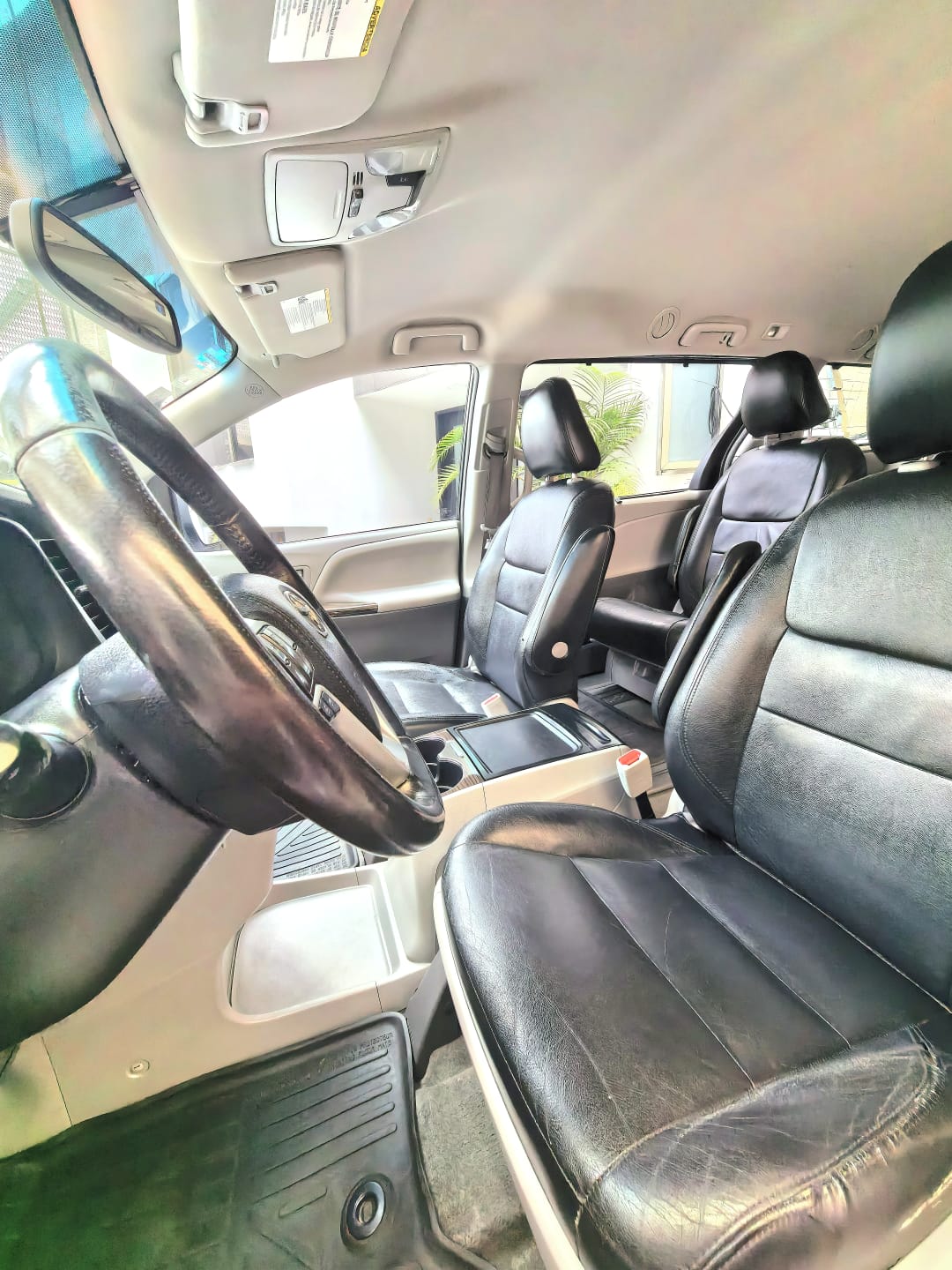 Toyota Sienna XLE Piel - 2017