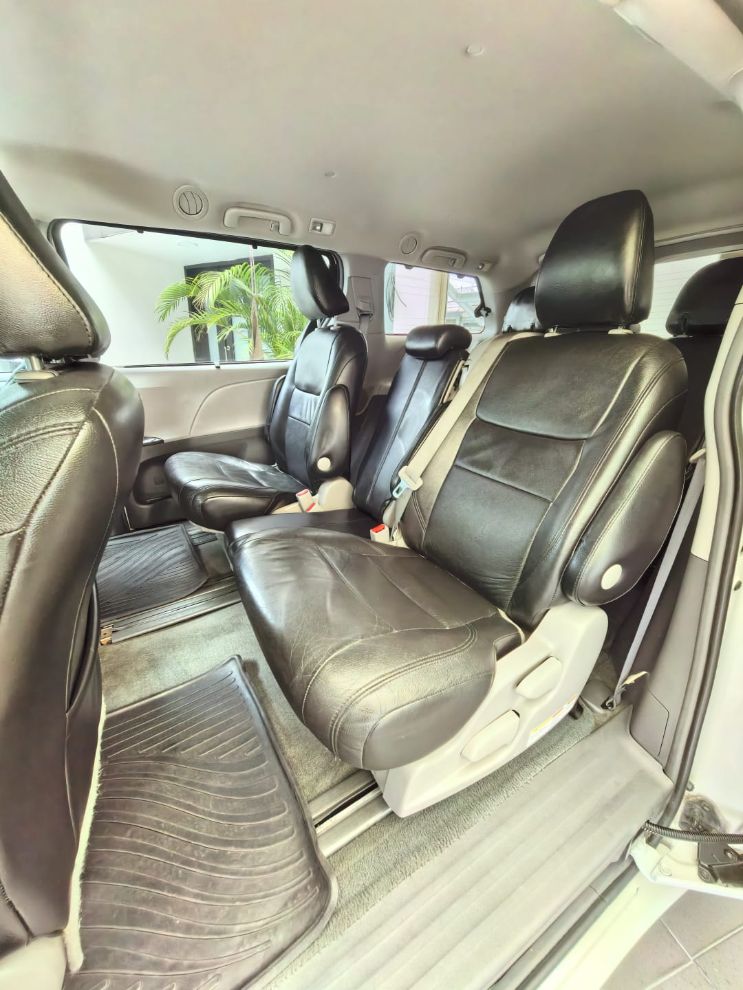 Toyota Sienna XLE Piel - 2017