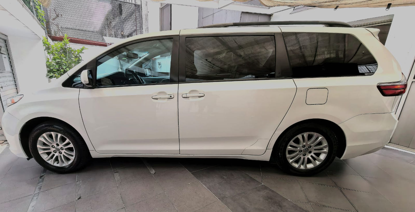 Toyota Sienna XLE Piel - 2017