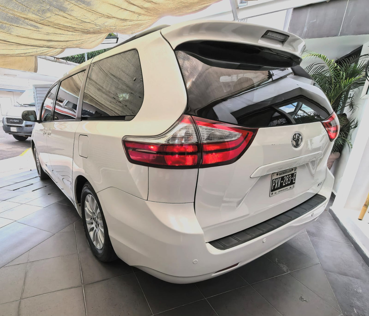 Toyota Sienna XLE Piel - 2017
