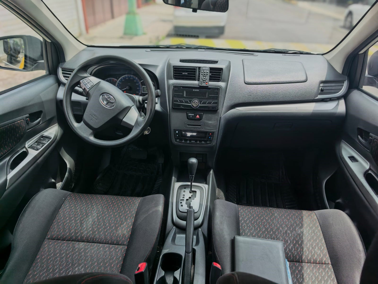 Toyota Avanza LE - 2021