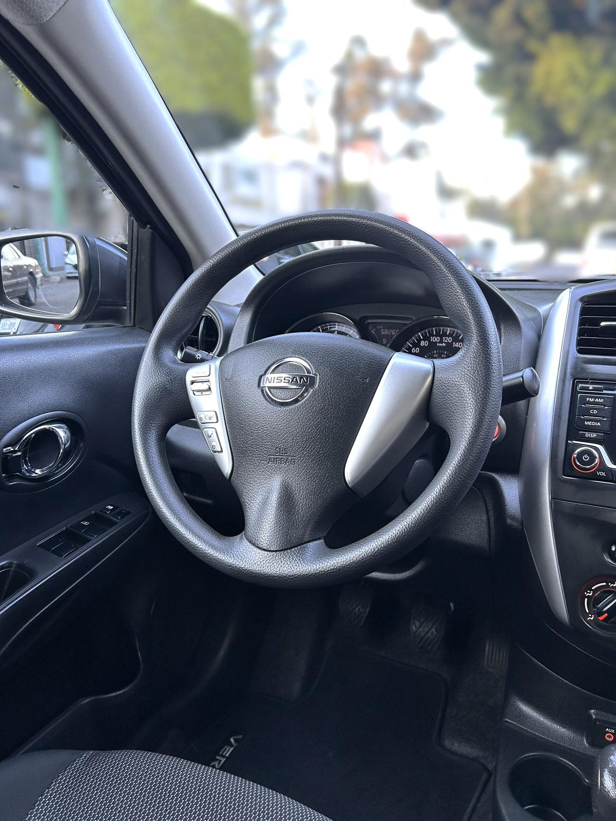 Nissan Versa Advance MT - 2019