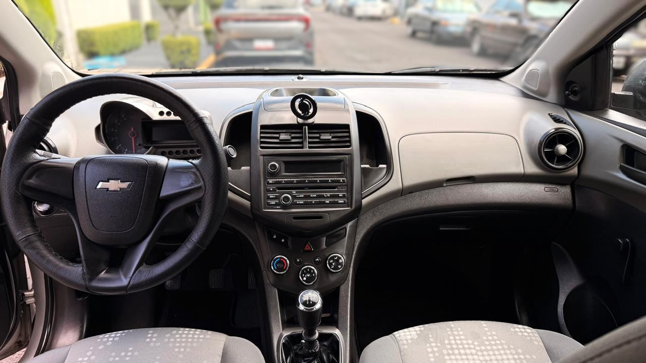 2014 - Chevrolet Sonic Ls Sedán STD