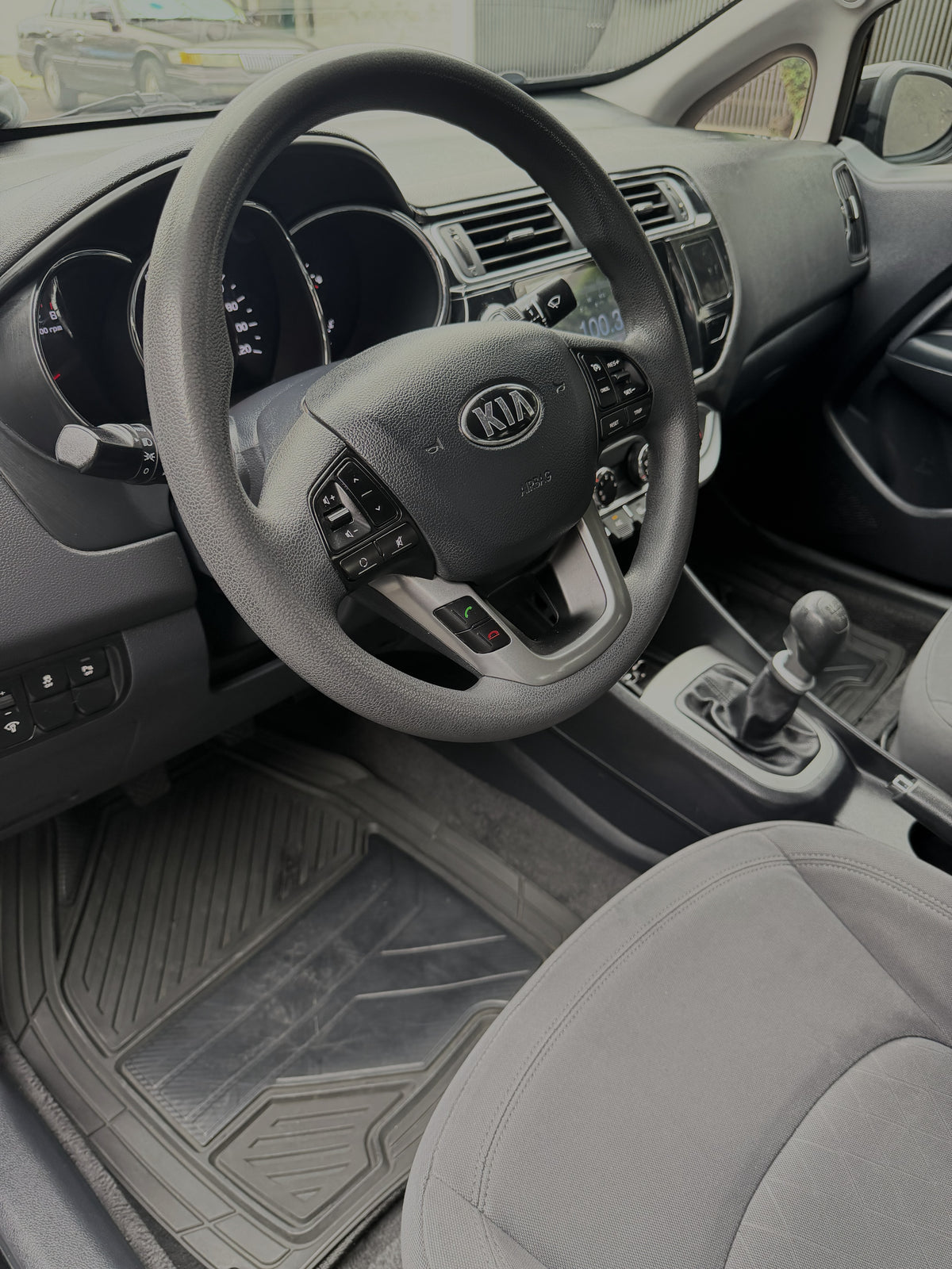 KIA RIO EXPACK MT - 2017