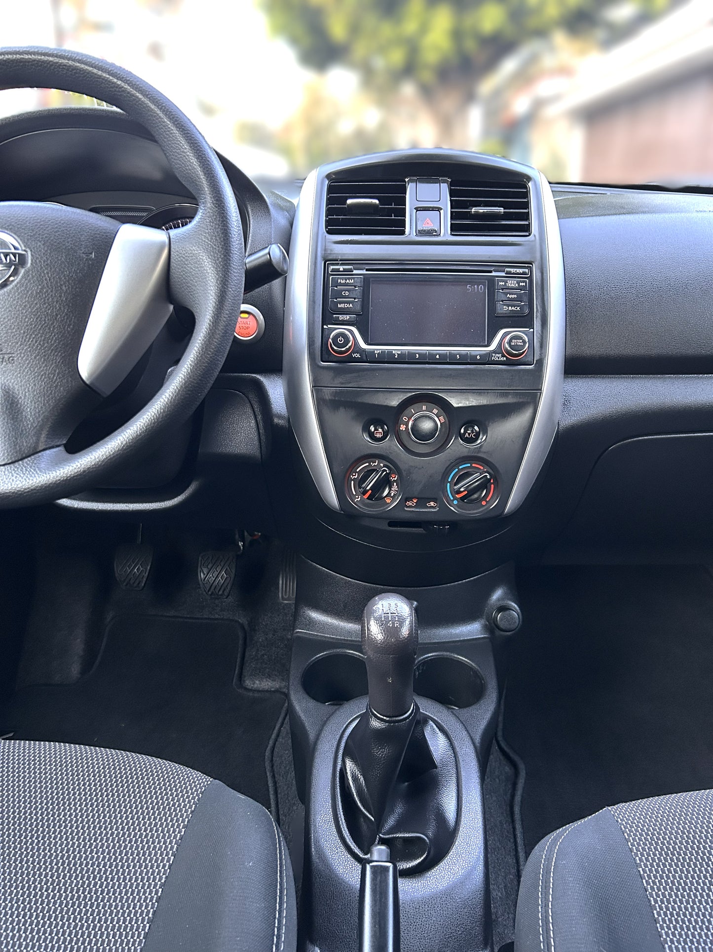 Nissan Versa Advance MT - 2019
