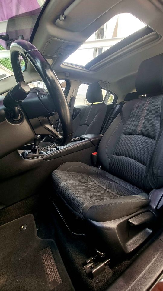 2018 Mazda 3 Hatchback S