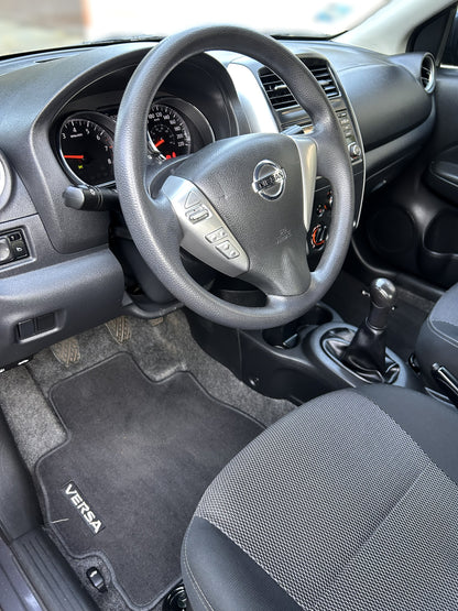 Nissan Versa Advance MT - 2019