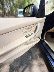 2017 - BMW Serie 3 320iA Business Sedán TA