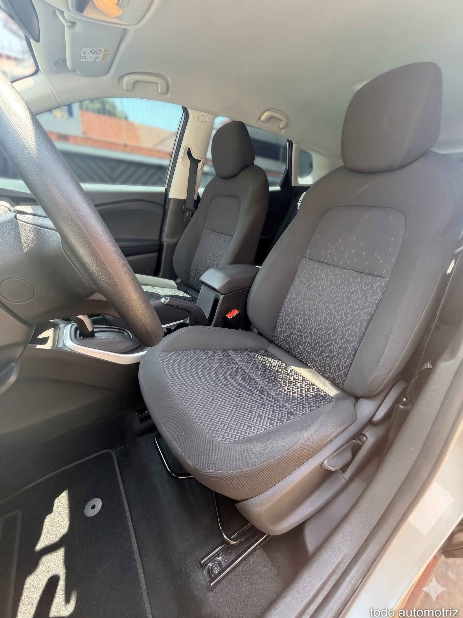 CHEVROLET TRACKER LS - 2024