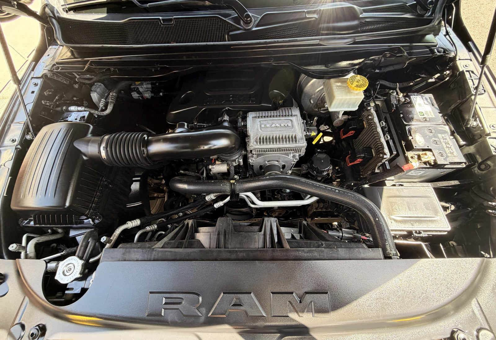 2021 – Dodge RAM 1500 Big Horn Crew Cab MHEV 4X4