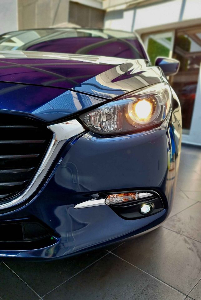 2018 Mazda 3 Hatchback S