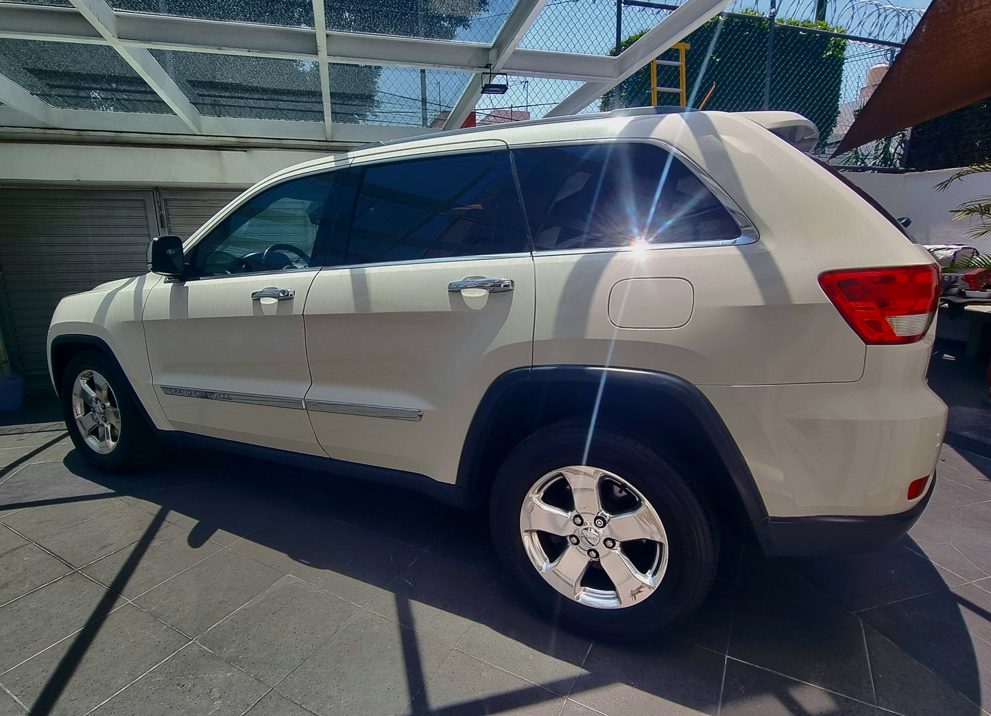 Jeep Grand Cherokee Limited HEMI V8