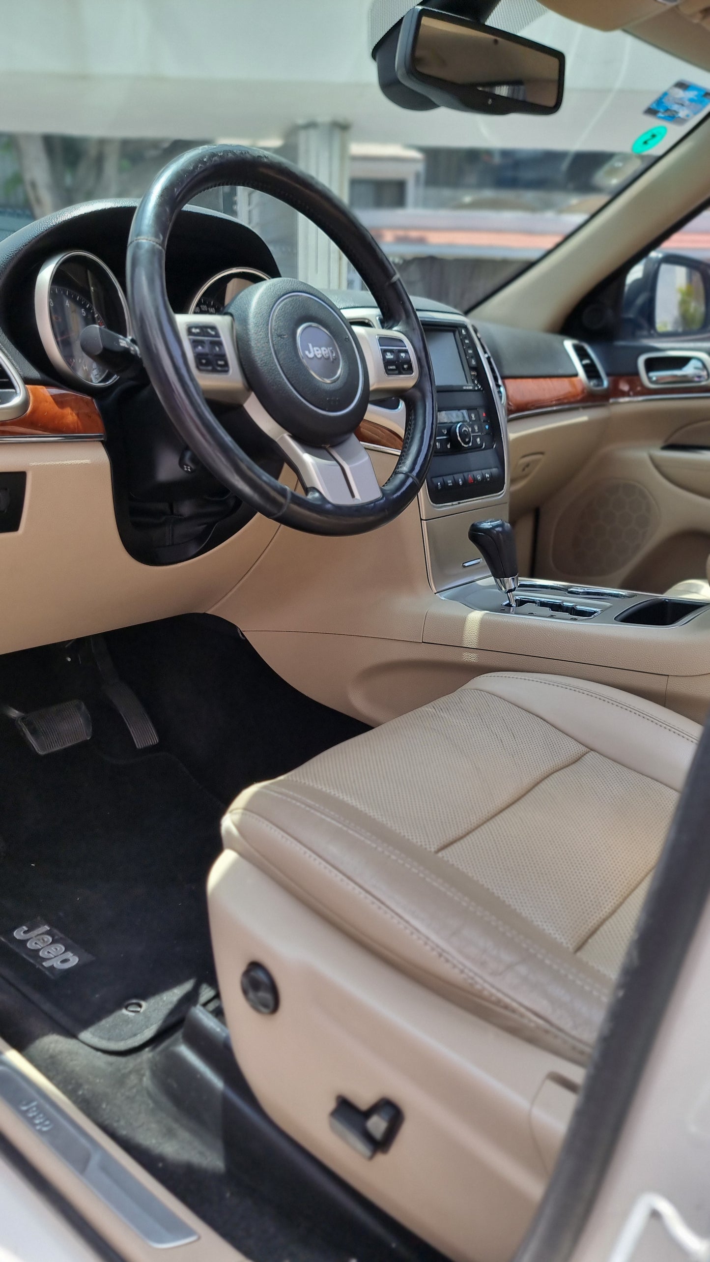 Jeep Grand Cherokee Limited HEMI V8