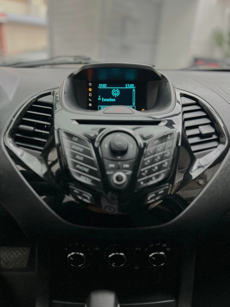 Ford Figo Titanium 2018