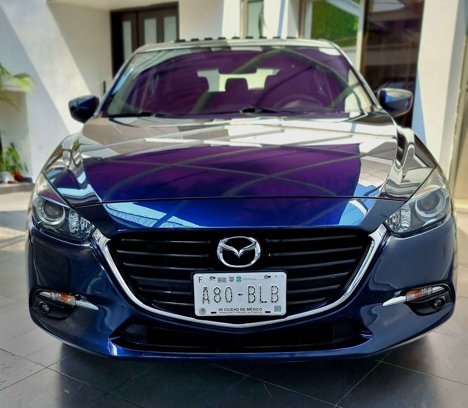 2018 Mazda 3 Hatchback S