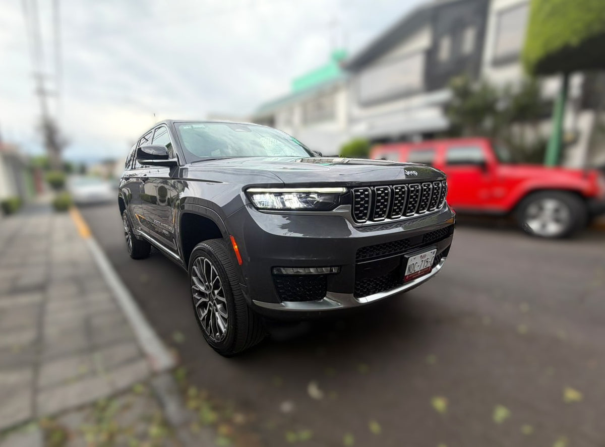 Jeep Grand Cherokee Summit L - 2023