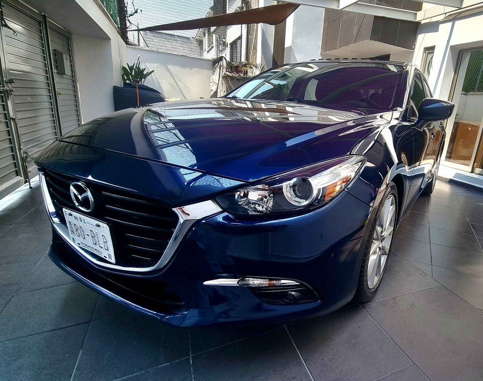 2018 Mazda 3 Hatchback S