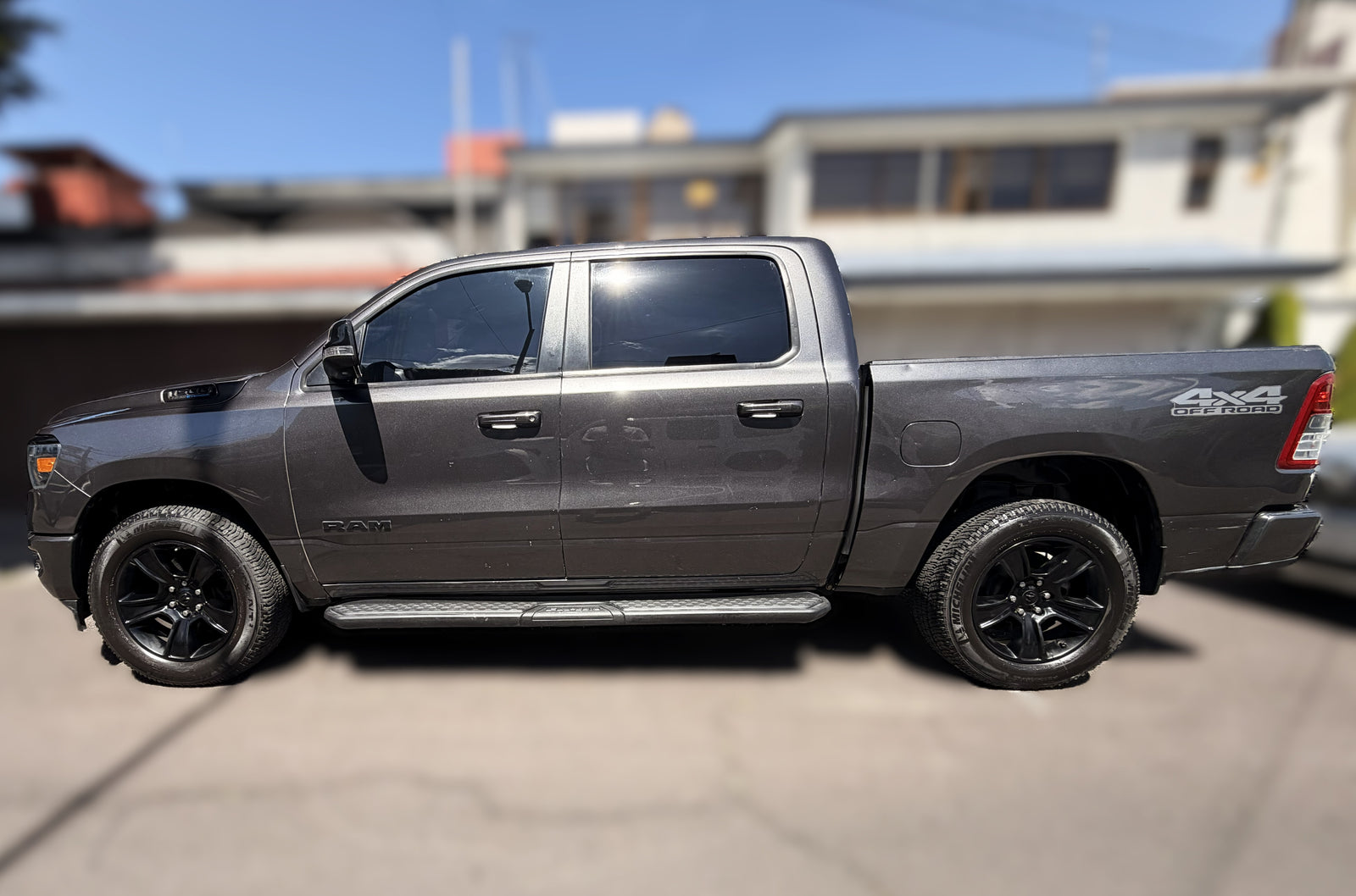 2021 – Dodge RAM 1500 Big Horn Crew Cab MHEV 4X4