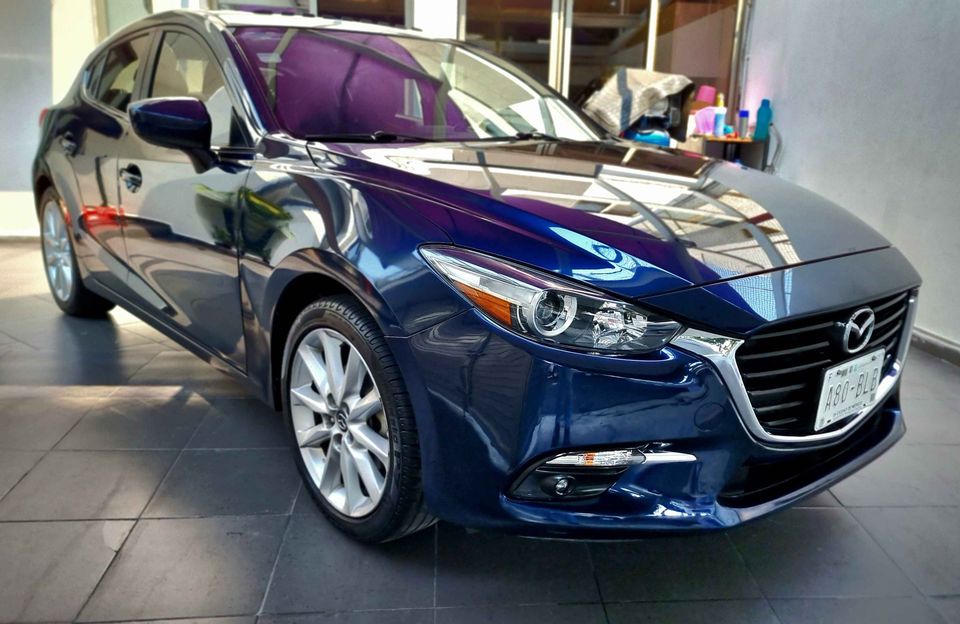 2018 Mazda 3 Hatchback S