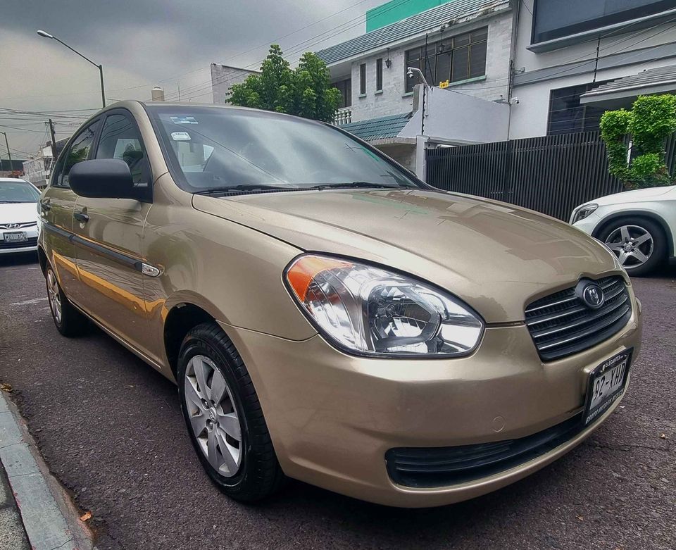 Dodge Attitude SE AUT 2011