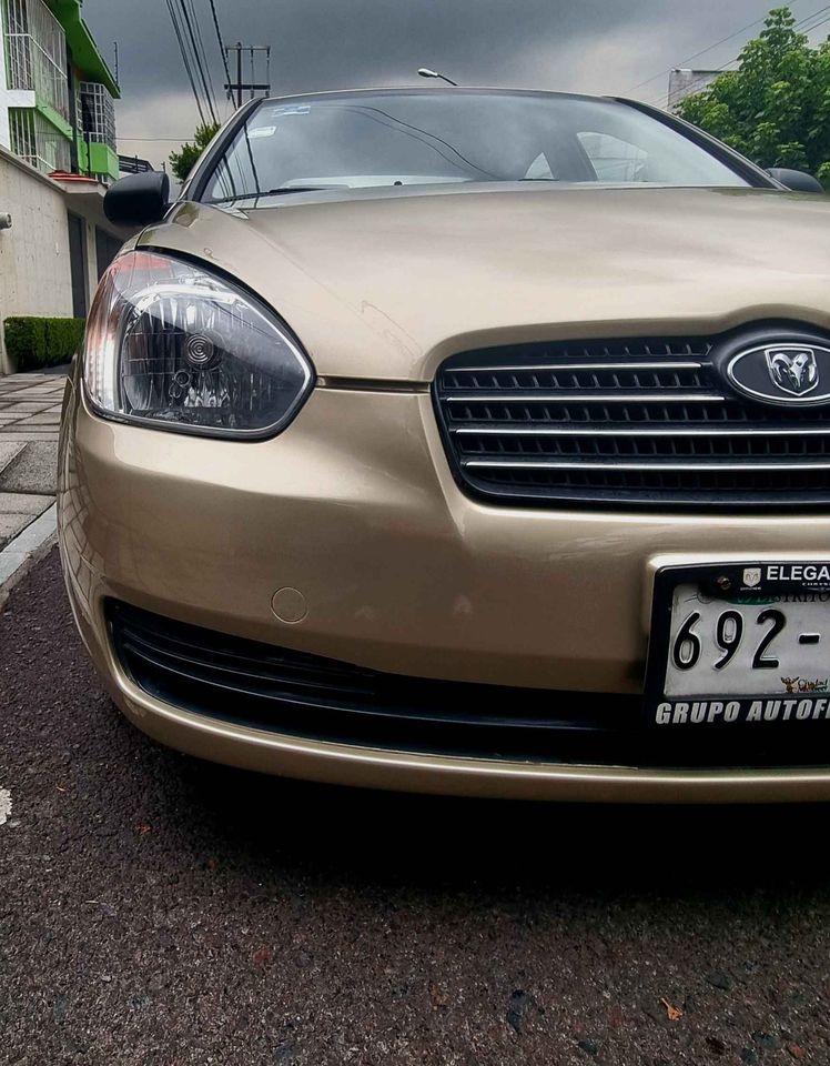 Dodge Attitude SE AUT 2011