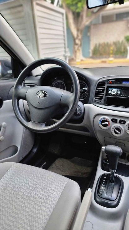 Dodge Attitude SE AUT 2011