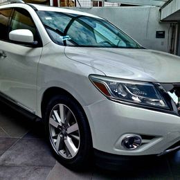 Nissan Pathfinder Exclusive 2015