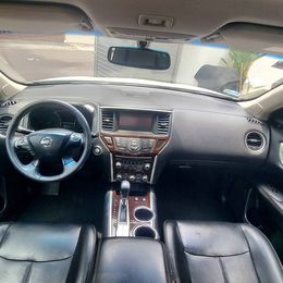 Nissan Pathfinder Exclusive 2015