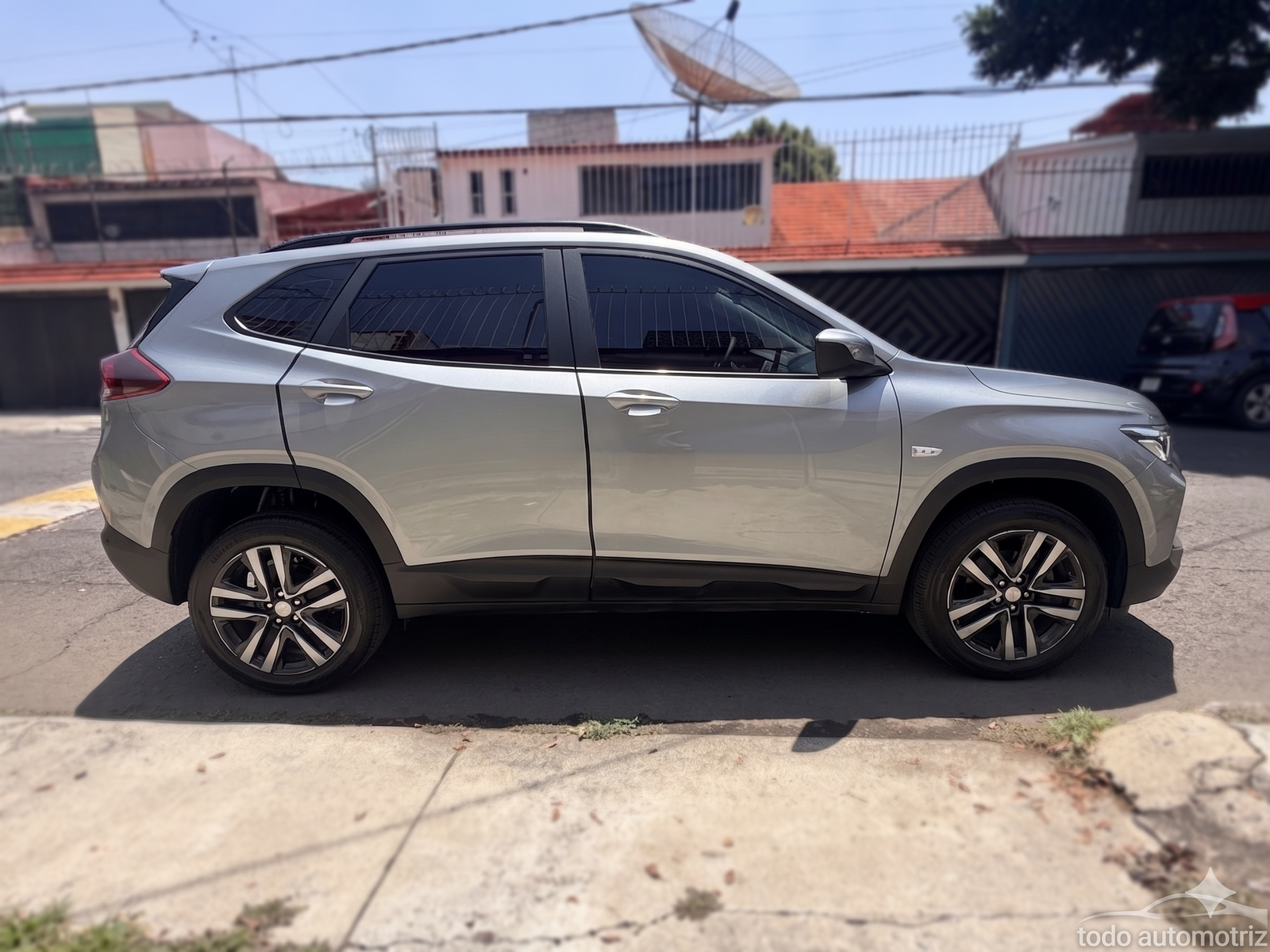 CHEVROLET TRACKER LS - 2024