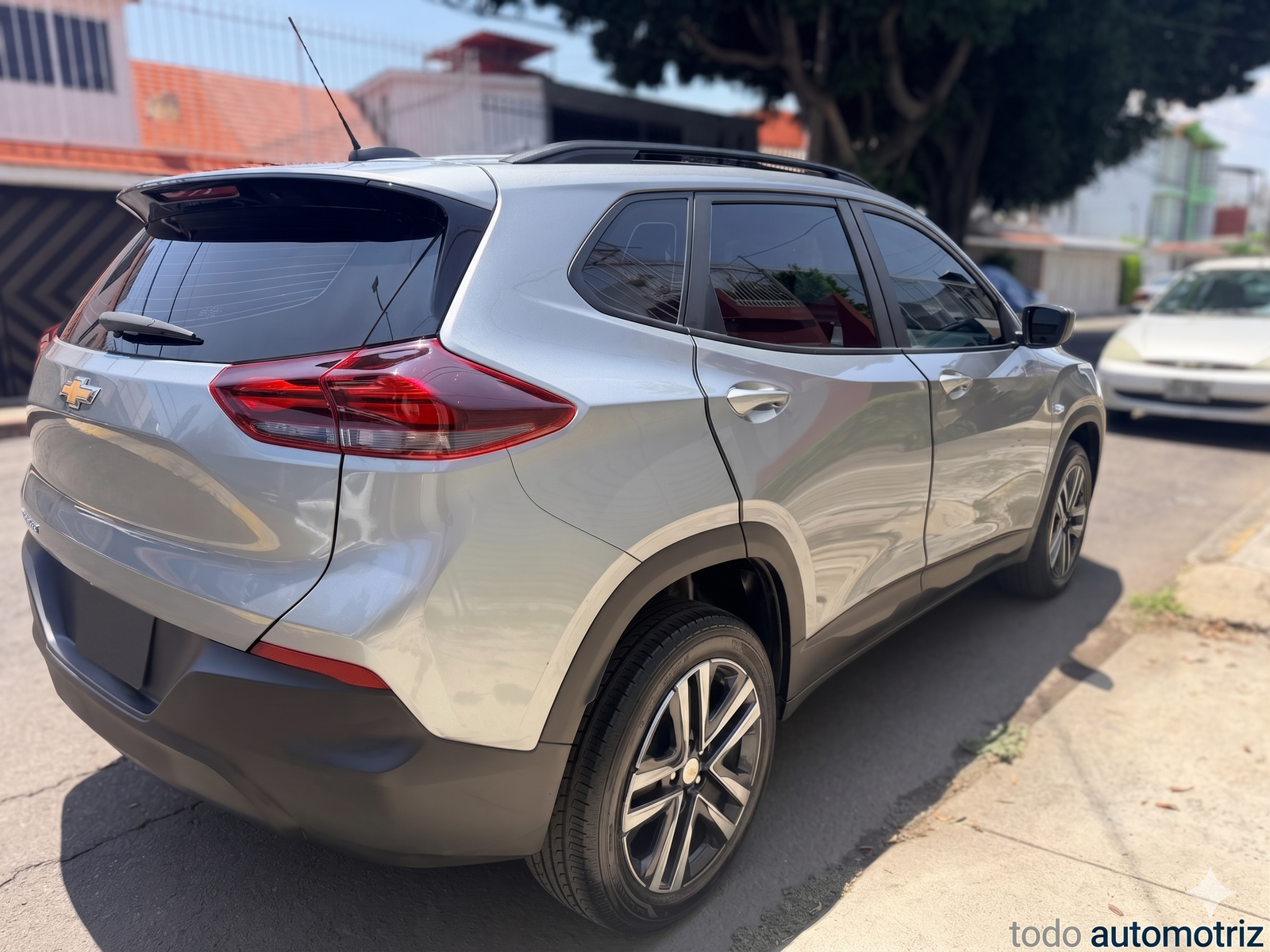 CHEVROLET TRACKER LS - 2024