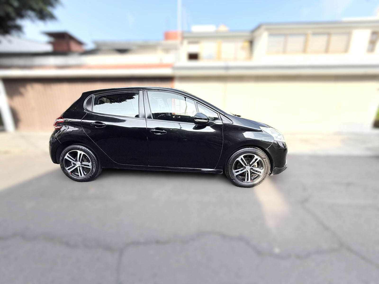 PEUGEOT 208 ALLURE - 2015