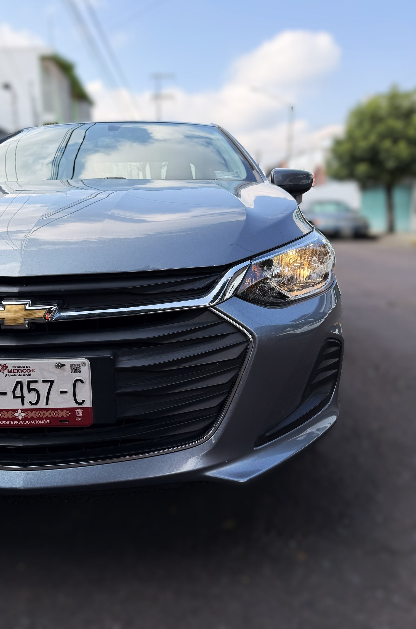 2021 - Chevrolet Onix Versión LT Sedán STD