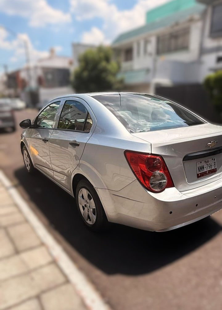 2014 - Chevrolet Sonic Ls Sedán STD