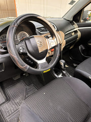 SUZUKI SWIFT GLX - 2015