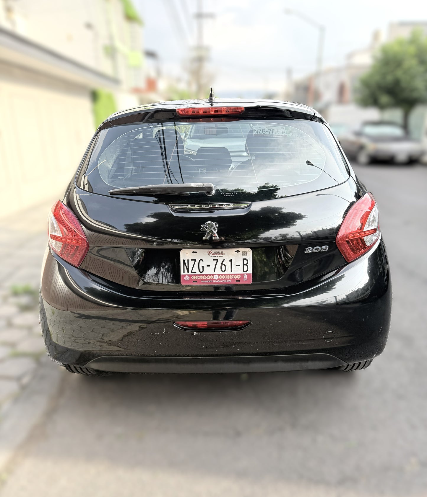 PEUGEOT 208 ALLURE - 2015