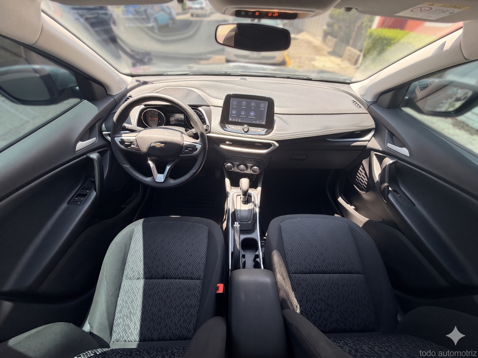 CHEVROLET TRACKER LS - 2024